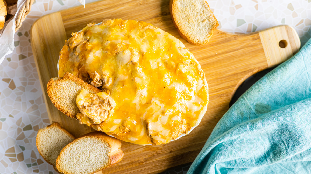 Crock Pot Buffalo Chicken Dip